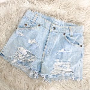 Authentic True Vintage 1970s-1980s Levi’s Light Wash Distressed Cut Off Shorts